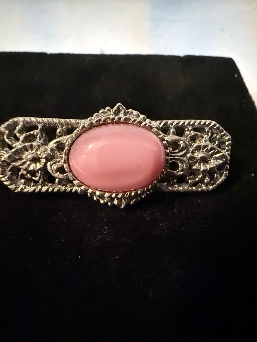 Vintage-Inspired Pink Cabochon Bar Brooch - Elegant Filigree Women’s Jewelry